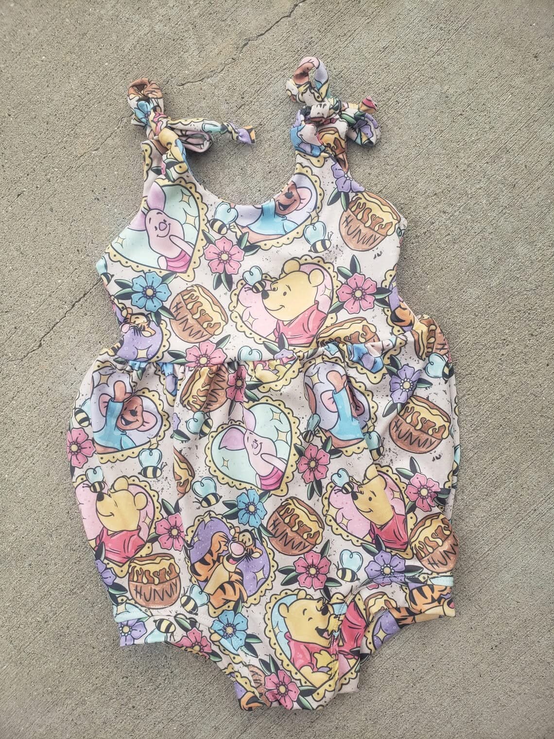 Preorder tie strap bubble